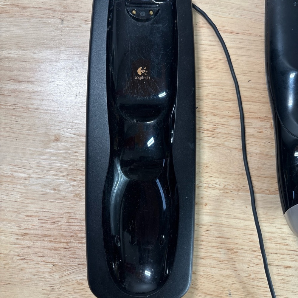 Logitech Harmony One Universal Remote Control W/ Charging Dock Power Adapter - Picture 5 of 6